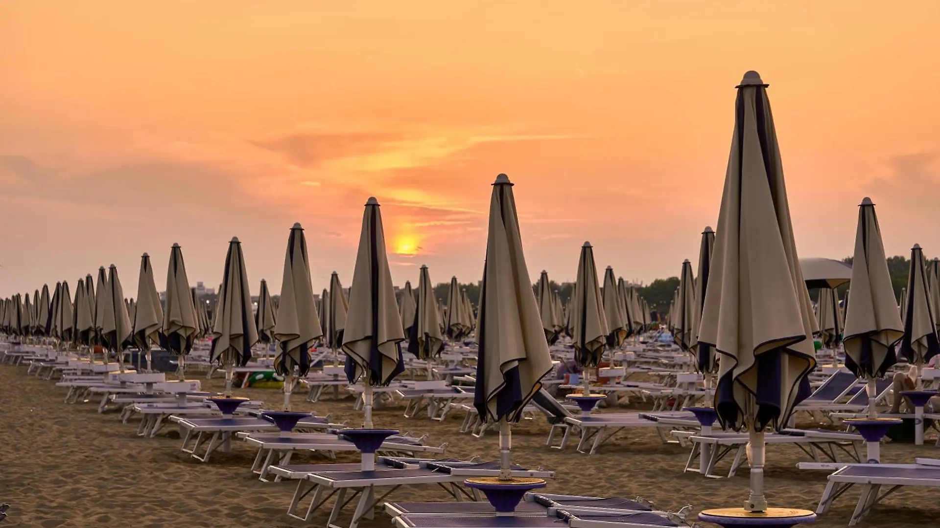 Lovely Flat With Shared Pool - Beahost Bibione Apartment