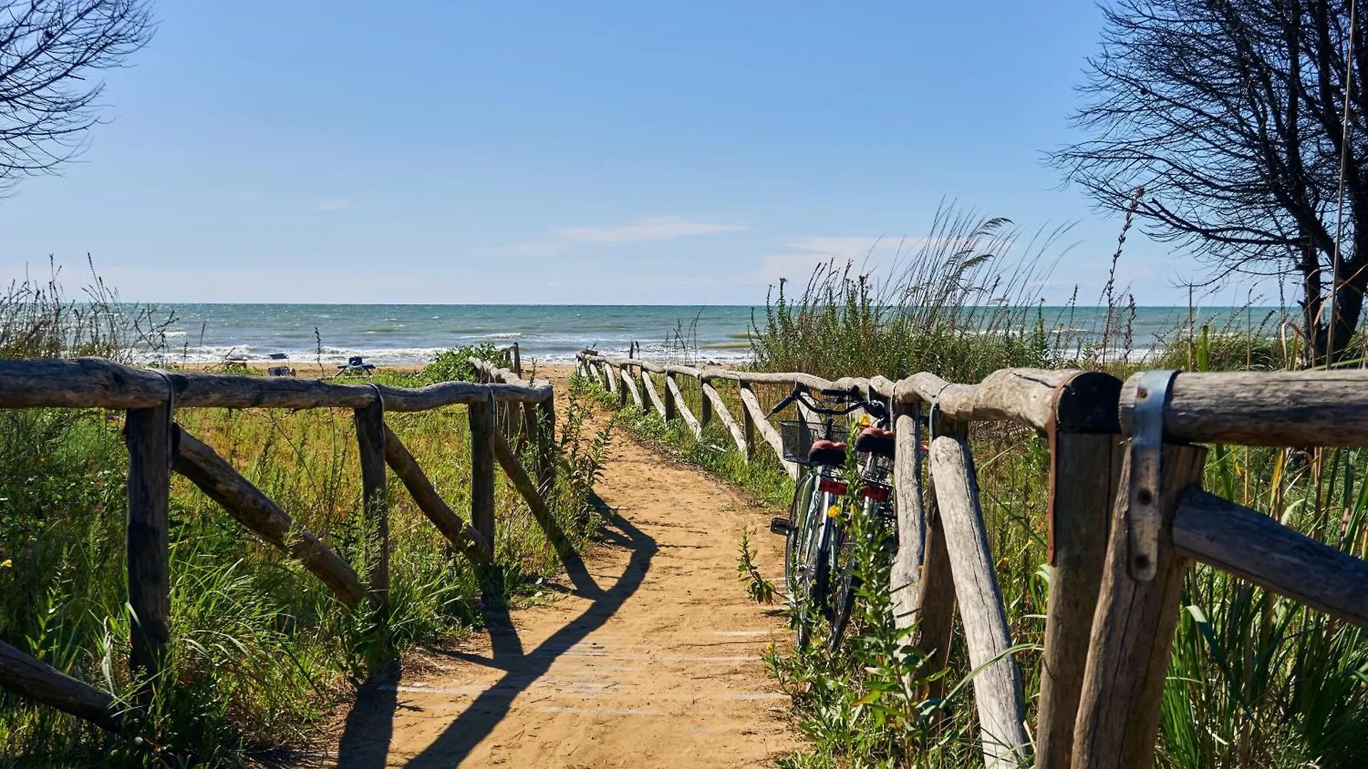 Lovely Flat With Shared Pool - Beahost Bibione Apartment