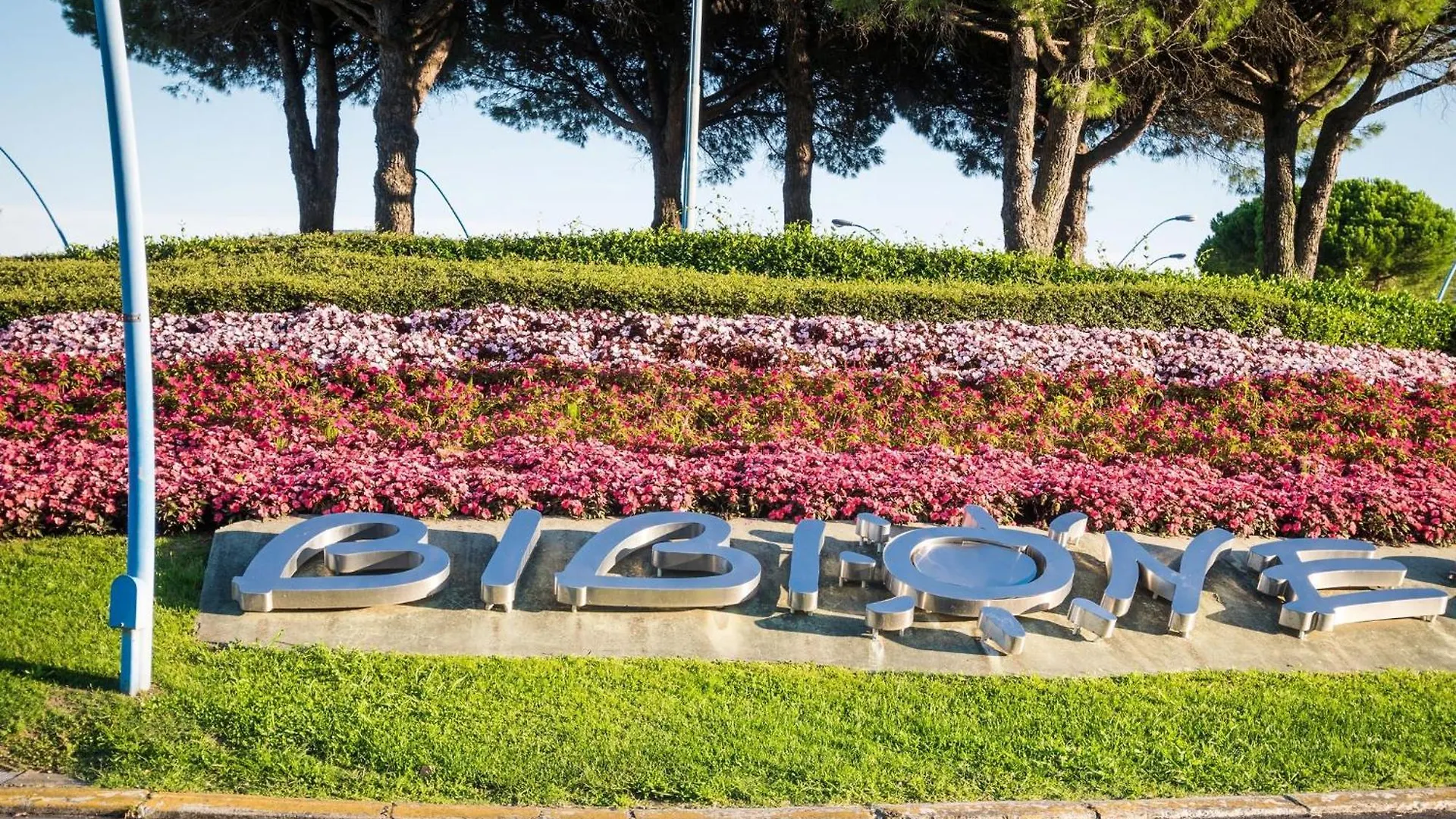 Lovely Flat With Shared Pool - Beahost Bibione Apartment